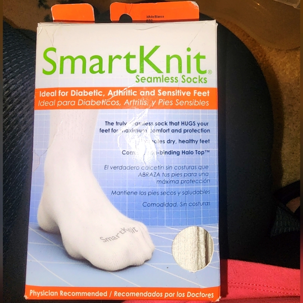 2 pairs, NEW Smart Knit Diabetic knit seamless socks, Men's or Womens LARGE,